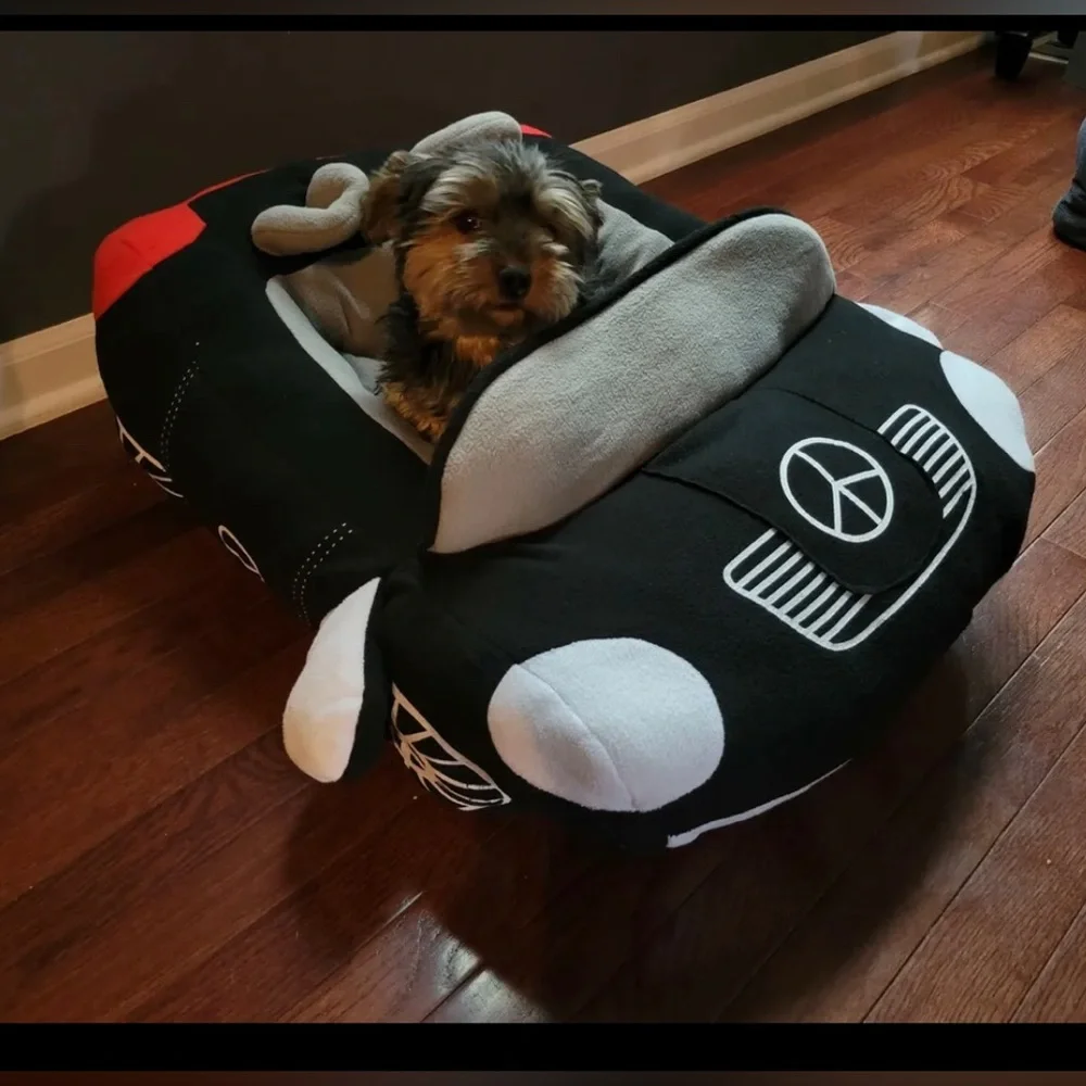 Dog bed New thick black convertible NEW car shapped Fluffy
